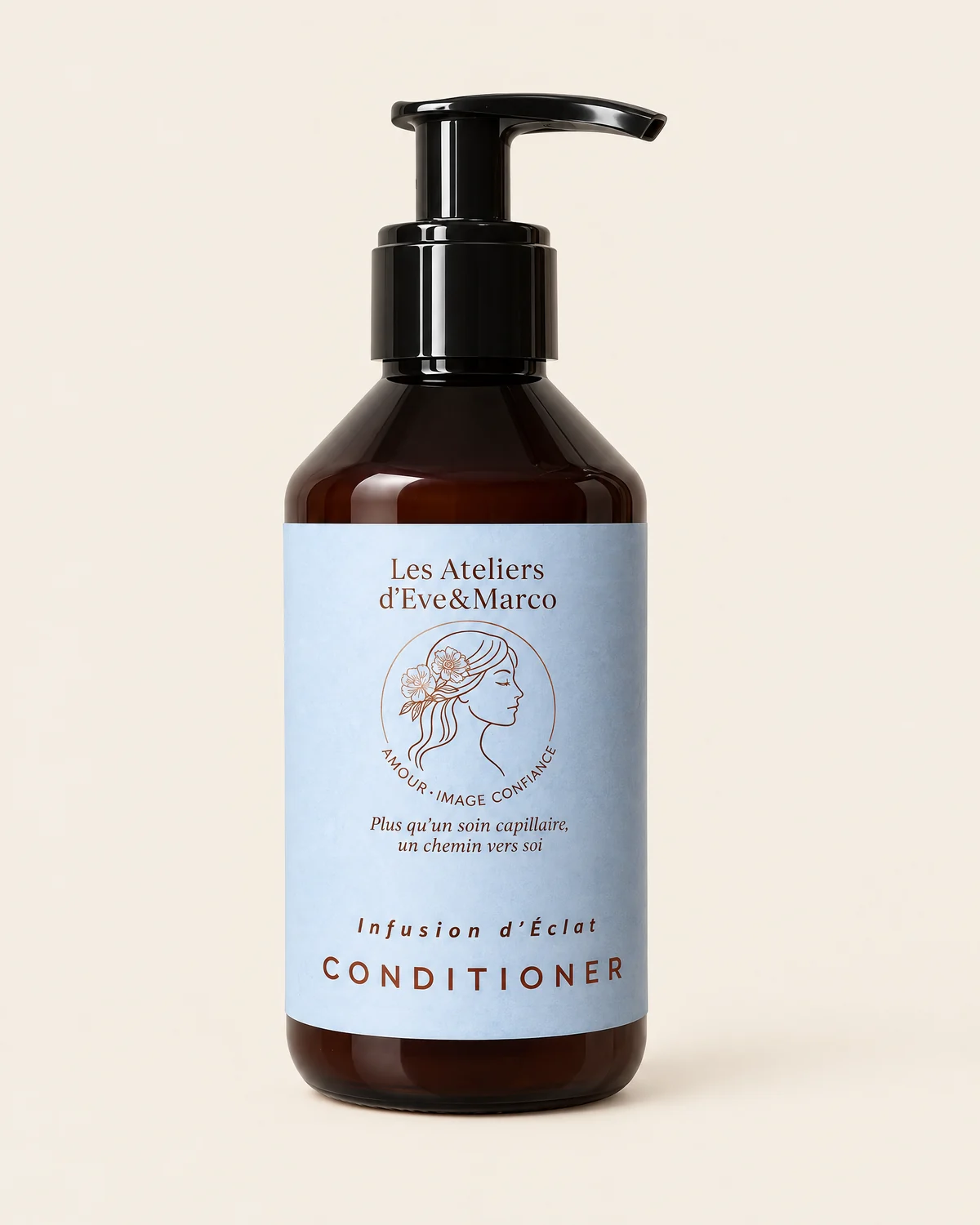 Infusion d’Éclat, conditioner HYDRA Les Essences Yiel, en flacon à pompe.